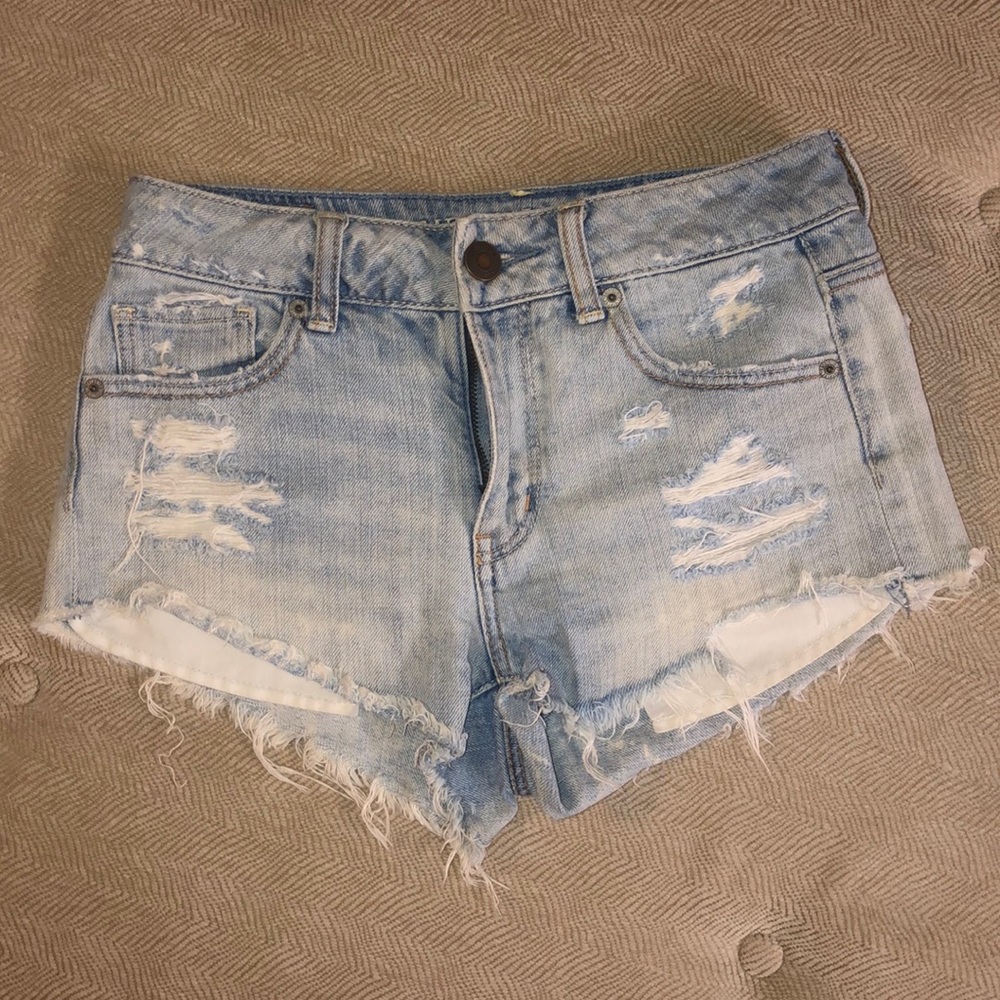 Light denim short shorts!